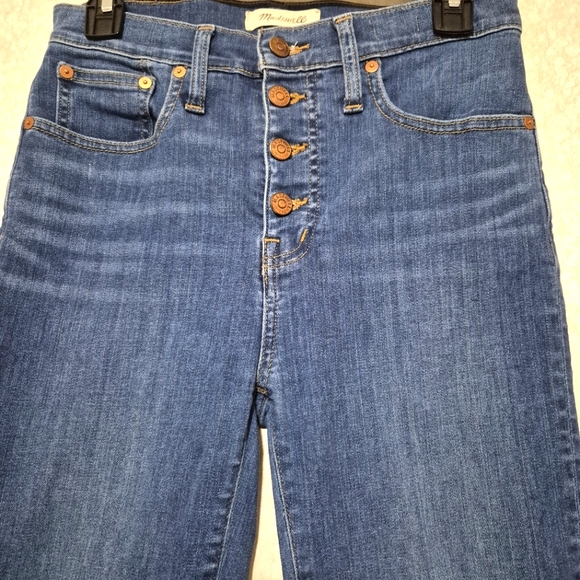 Madewell Blue High Rise Jeans with Subtle Flare..SIZE:26 - Picture 5 of 13